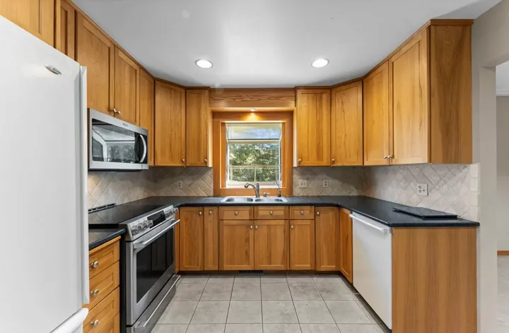 Still 1 from my video of 8989 Lake Jane Trl N, Lake Elmo