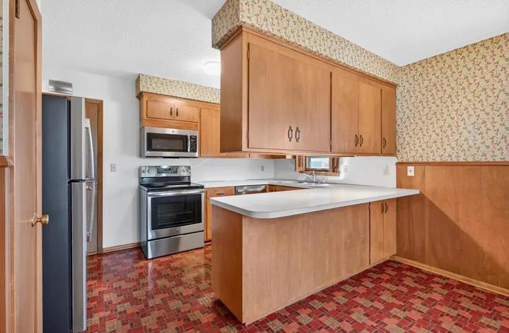Still 1 from my video of 3412 Silver Lake Rd NE, Saint Anthony